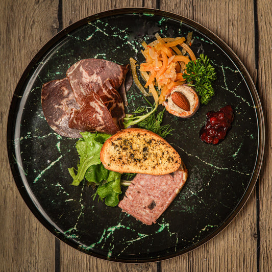 Wildplateau met eend, paté en hert